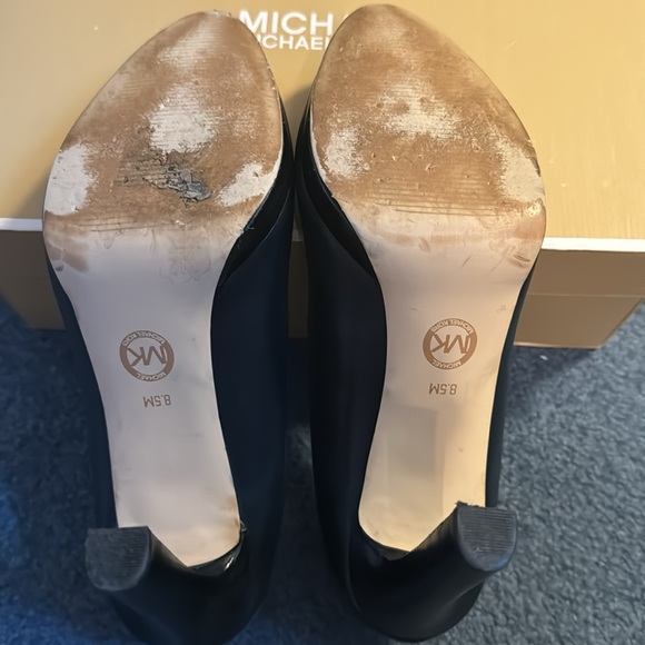 Michael Kors - Ethel pump - 4” heel -Size 8.5 color Blue - Picture 5 of 5